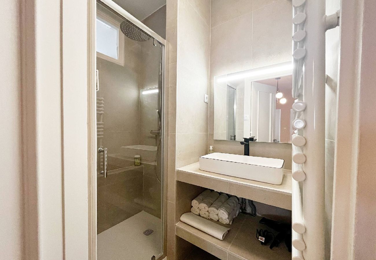 Appartement à Lyon - Z2 🟨 KALAHARI