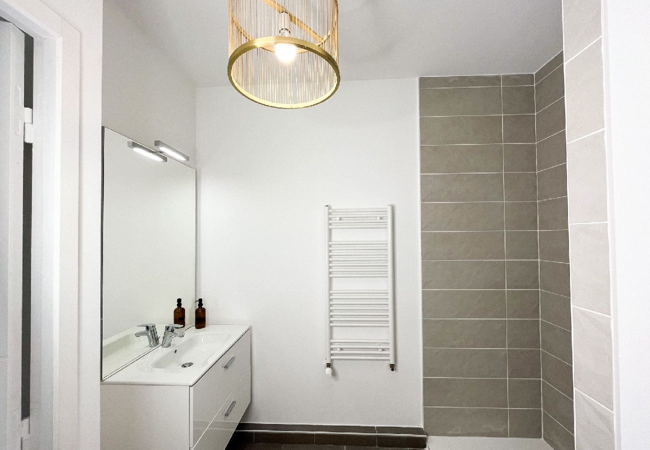 Appartement à Villeurbanne - Ωz HELENA