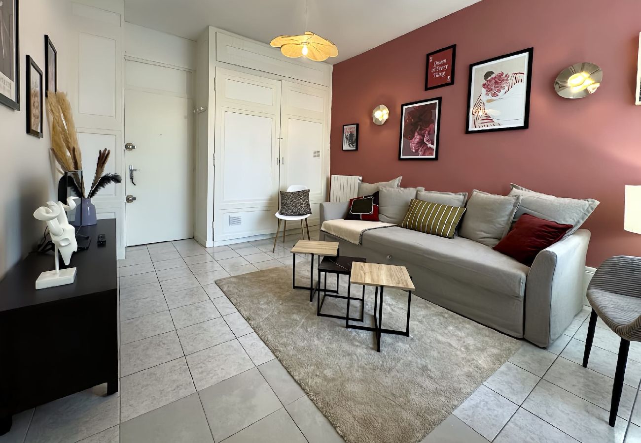Appartement à Lyon - Z5 🟥 WUTAI