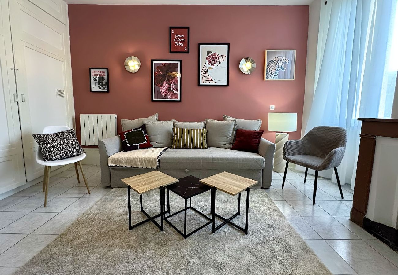 Appartement à Lyon - Z5 🟥 WUTAI