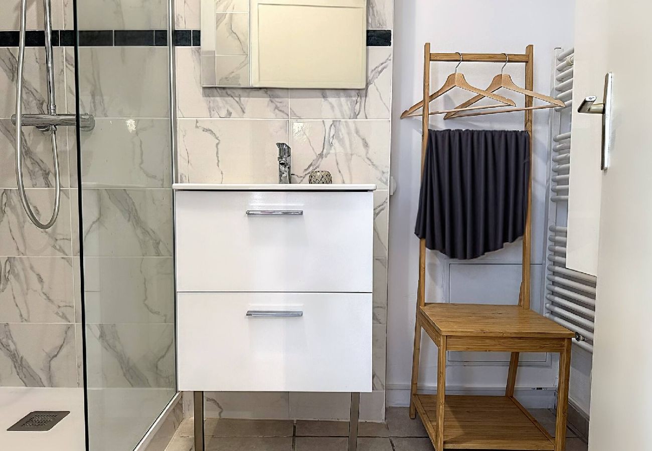 Appartement à Lyon - Z5 🟥 WUTAI
