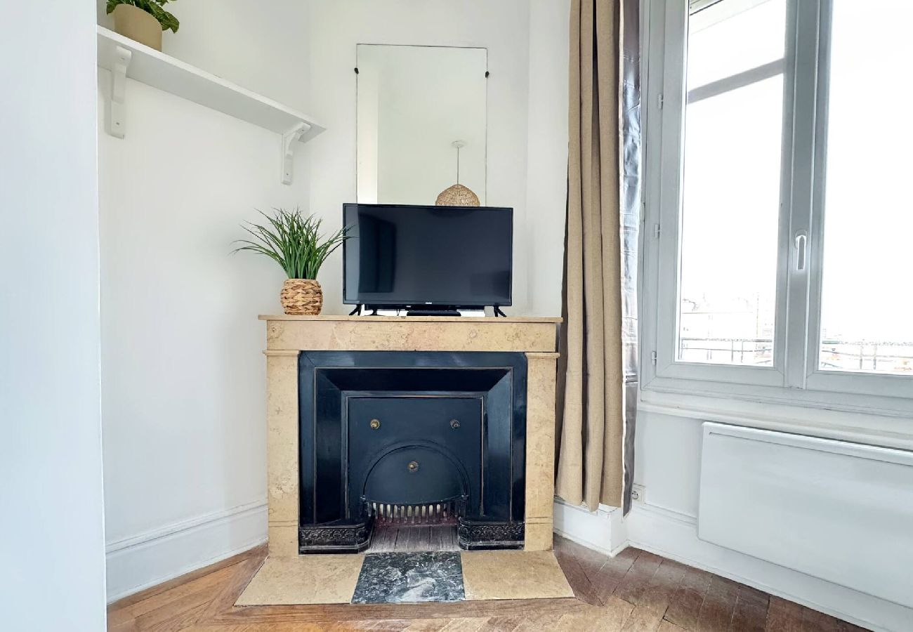 Appartement à Villeurbanne - Z3 🟦 FALSO