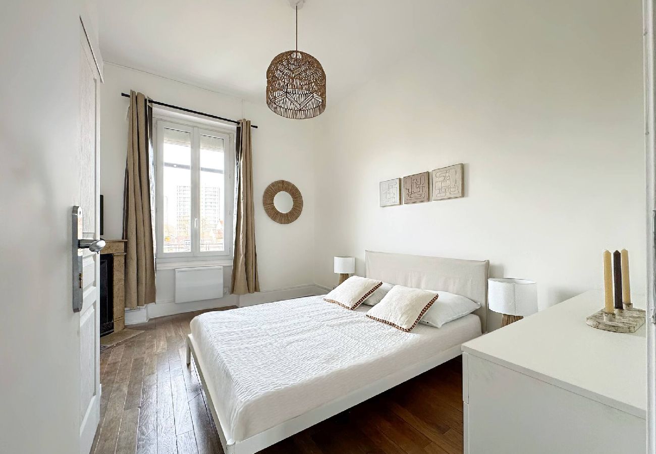 Appartement à Villeurbanne - Z3 🟦 FALSO
