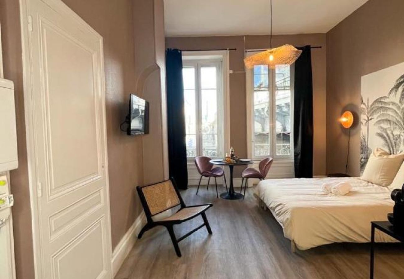 Appartement à Lyon - Z8 🟫PETRA