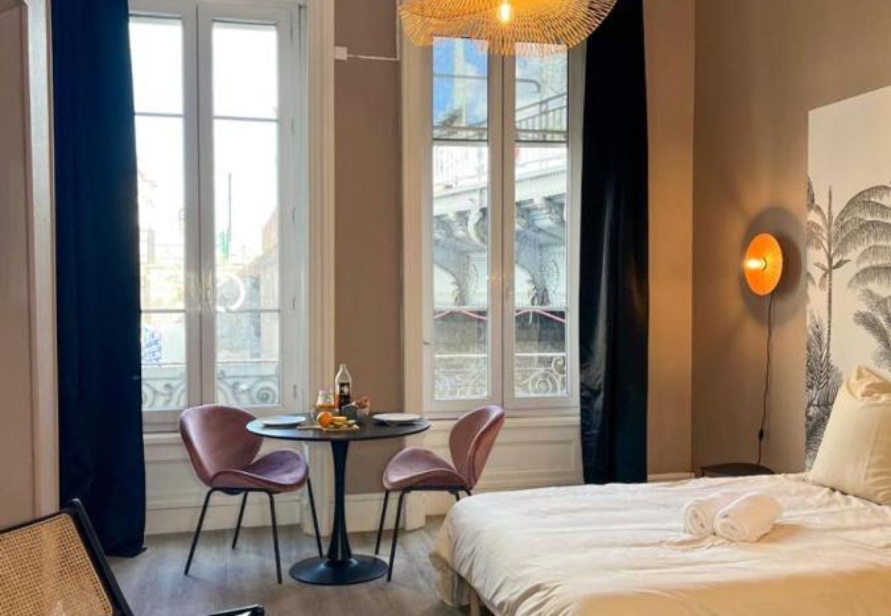 Appartement à Lyon - Z8 🟫PETRA