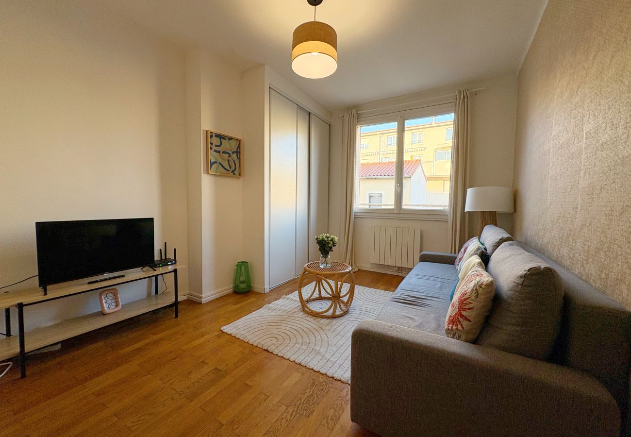 Appartement à Lyon - Z2 🟨 DOUNIA