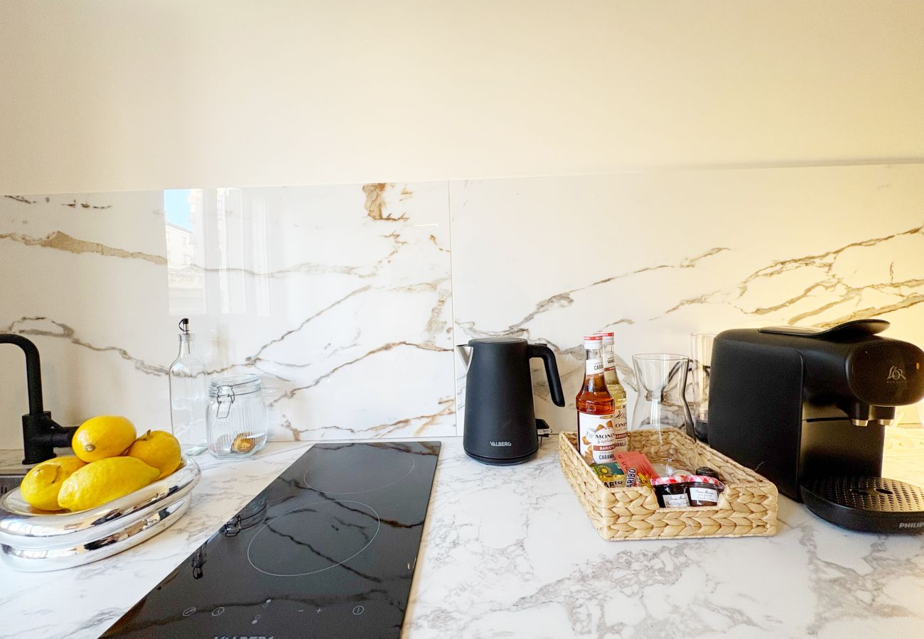 Appartement à Rhône - Z2 🟨 TROCADERO