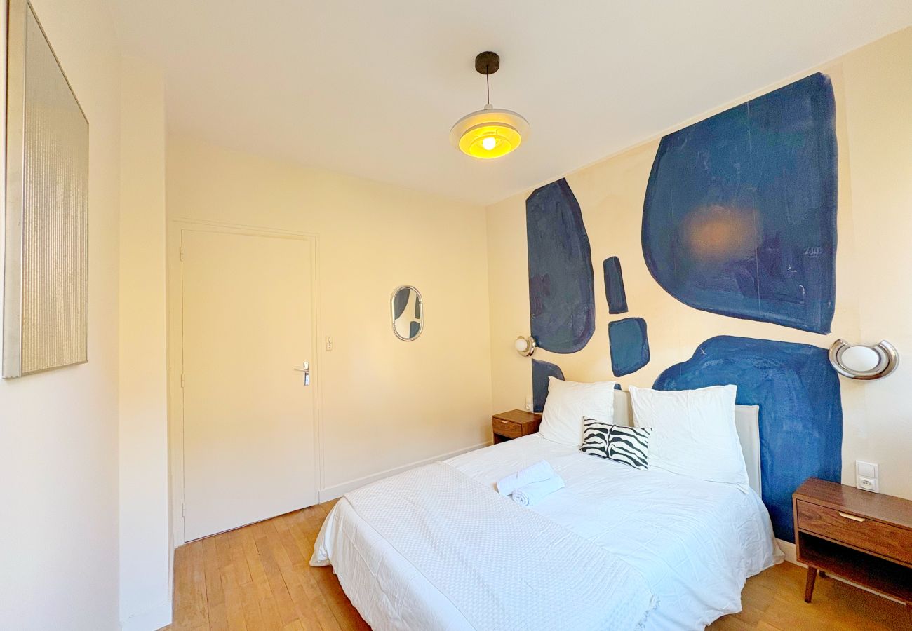Appartement à Rhône - Z2 🟨 TROCADERO