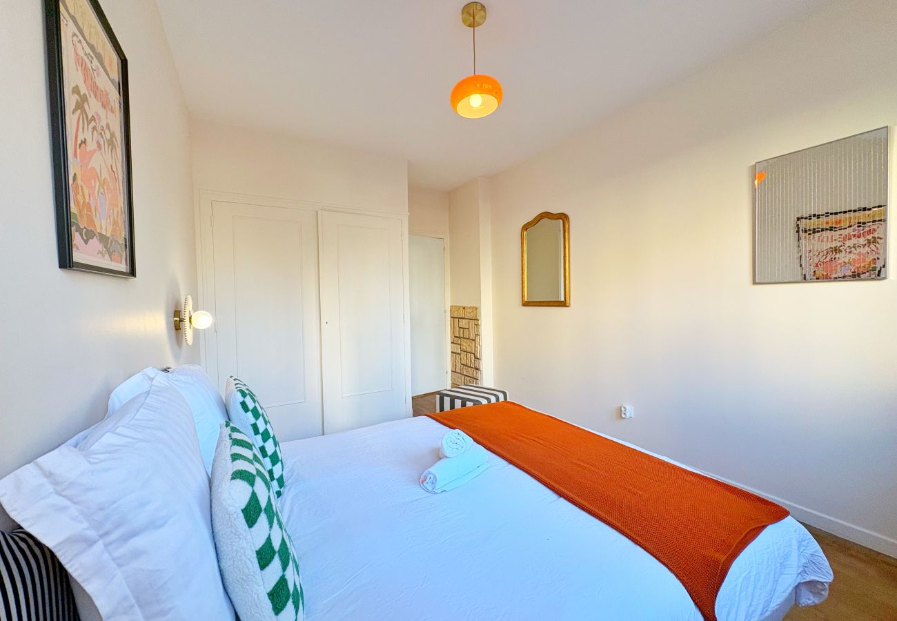 Appartement à Rhône - Z2 🟨 TROCADERO