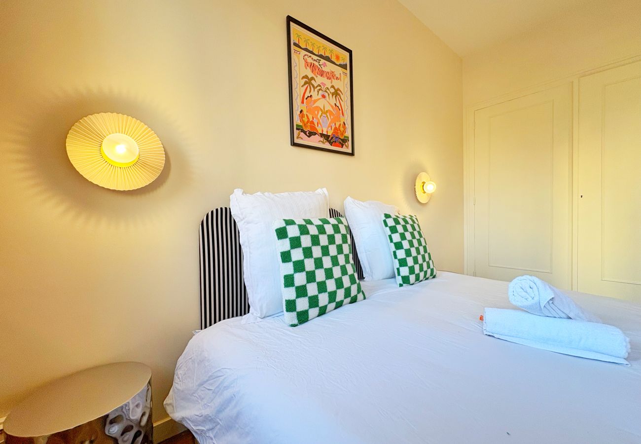 Appartement à Rhône - Z2 🟨 TROCADERO
