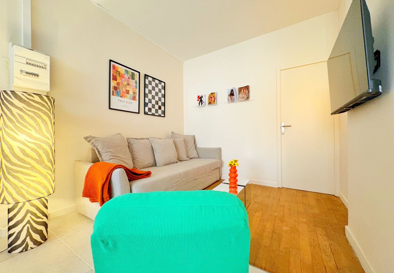 Appartement à Rhône - Z2 🟨 TROCADERO