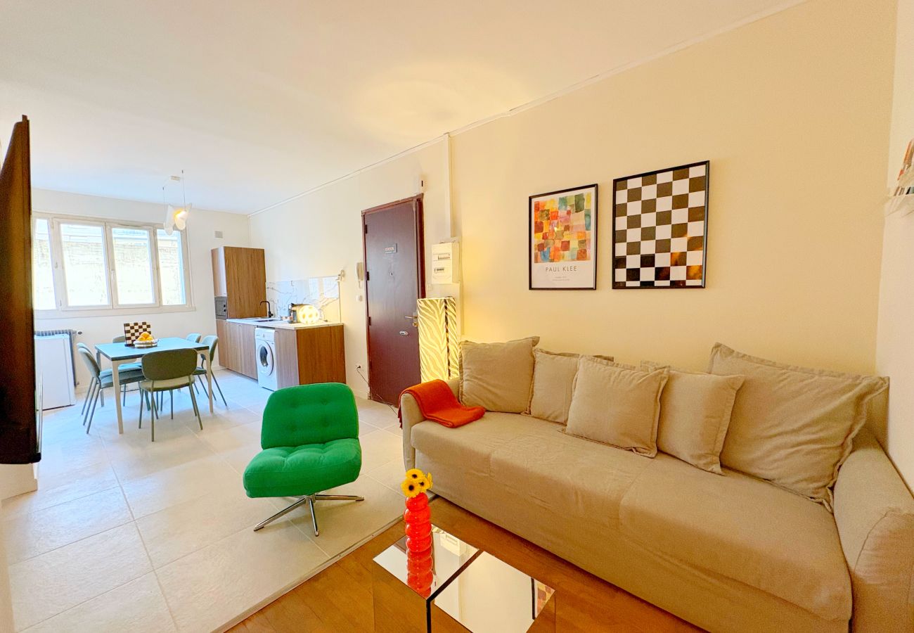 Appartement à Rhône - Z2 🟨 TROCADERO
