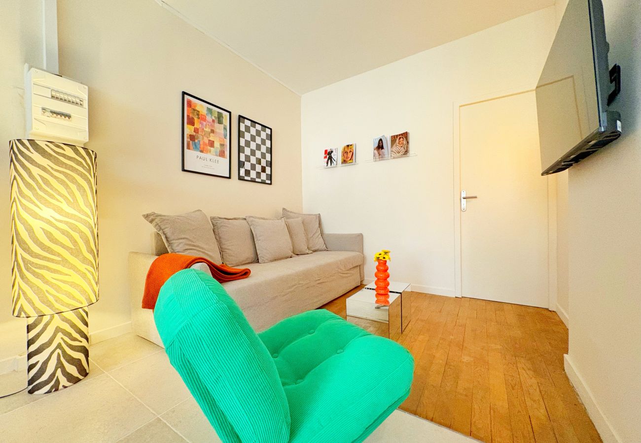 Appartement à Rhône - Z2 🟨 TROCADERO