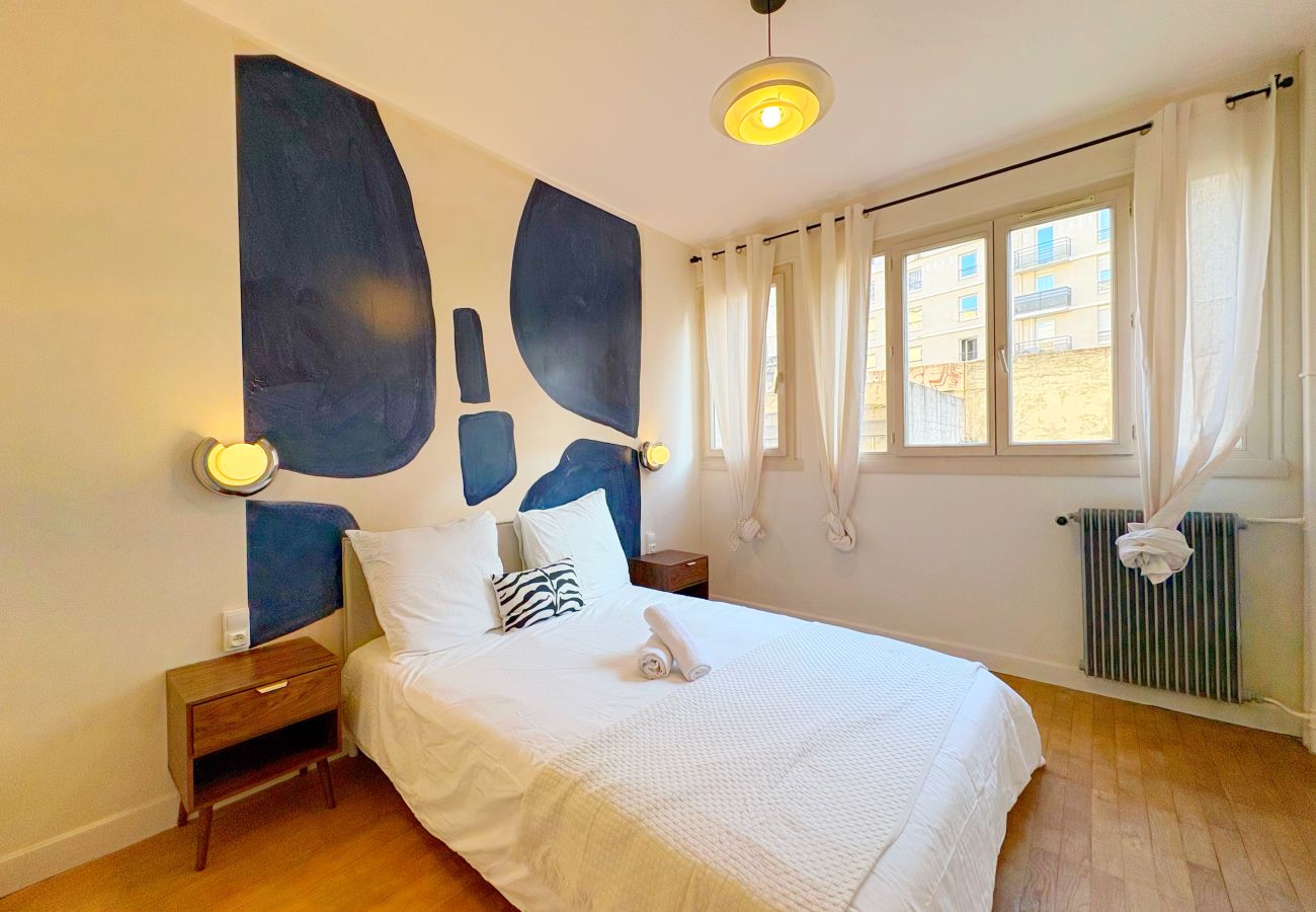 Appartement à Rhône - Z2 🟨 TROCADERO
