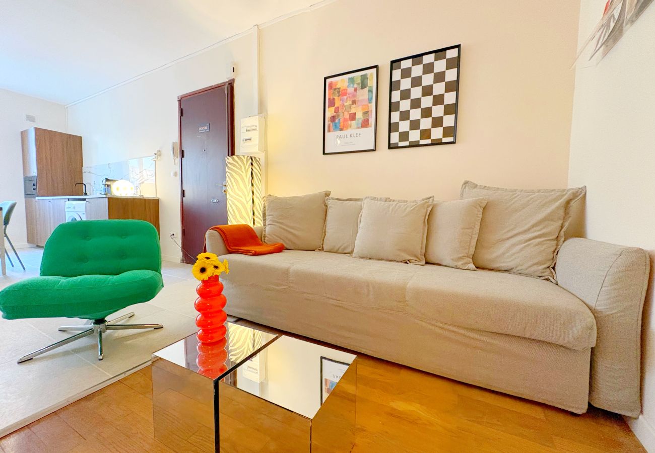 Appartement à Rhône - Z2 🟨 TROCADERO