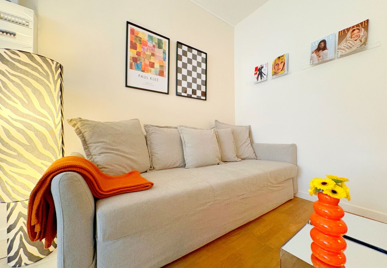 Appartement à Rhône - Z2 🟨 TROCADERO