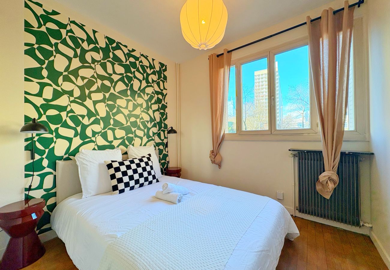 Appartement à Rhône - Z2 🟨 TROCADERO