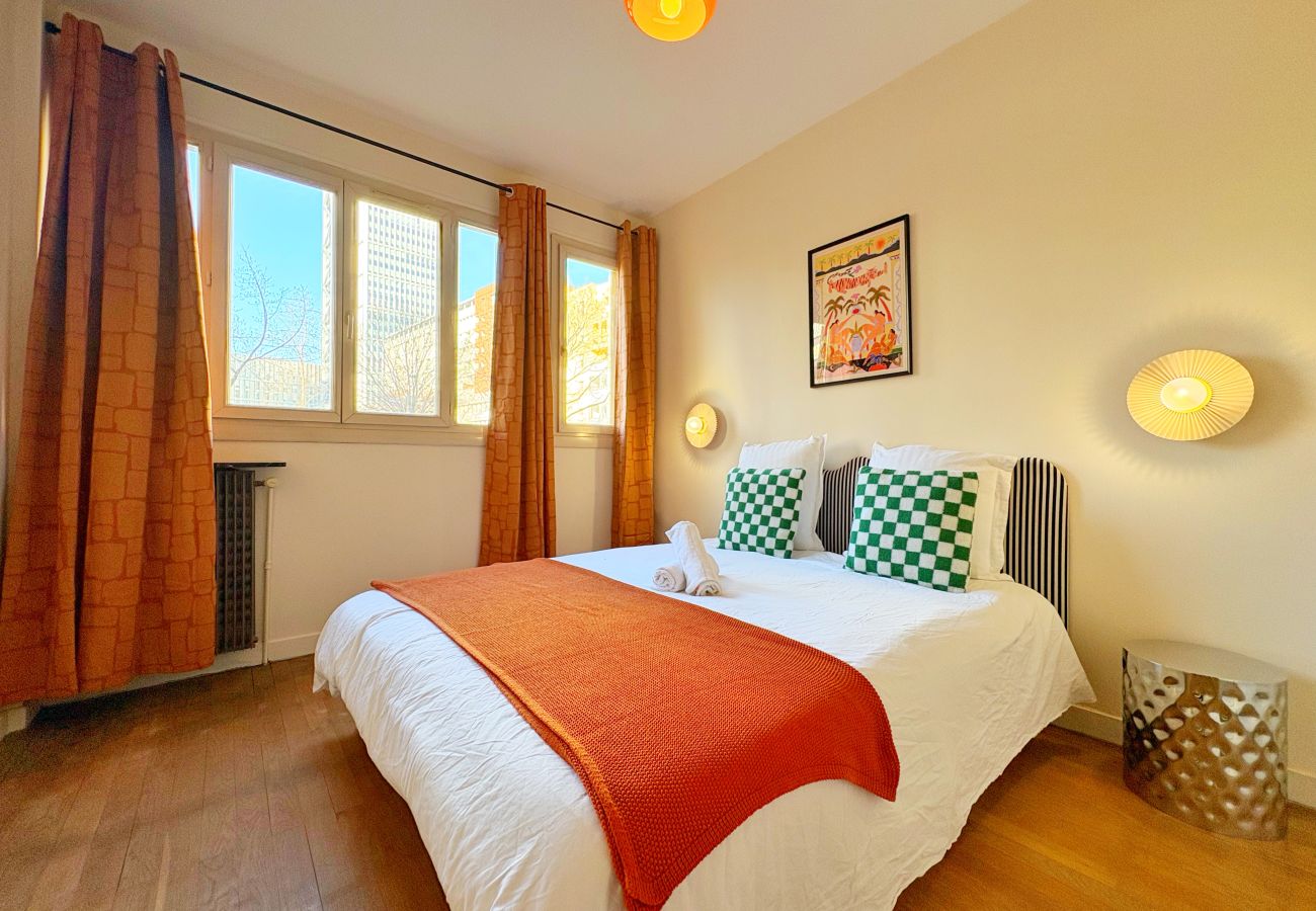 Appartement à Rhône - Z2 🟨 TROCADERO