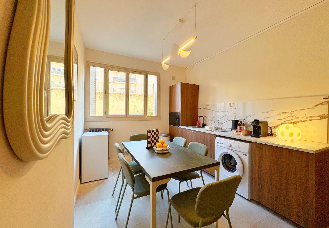 Appartement à Rhône - Z2 🟨 TROCADERO