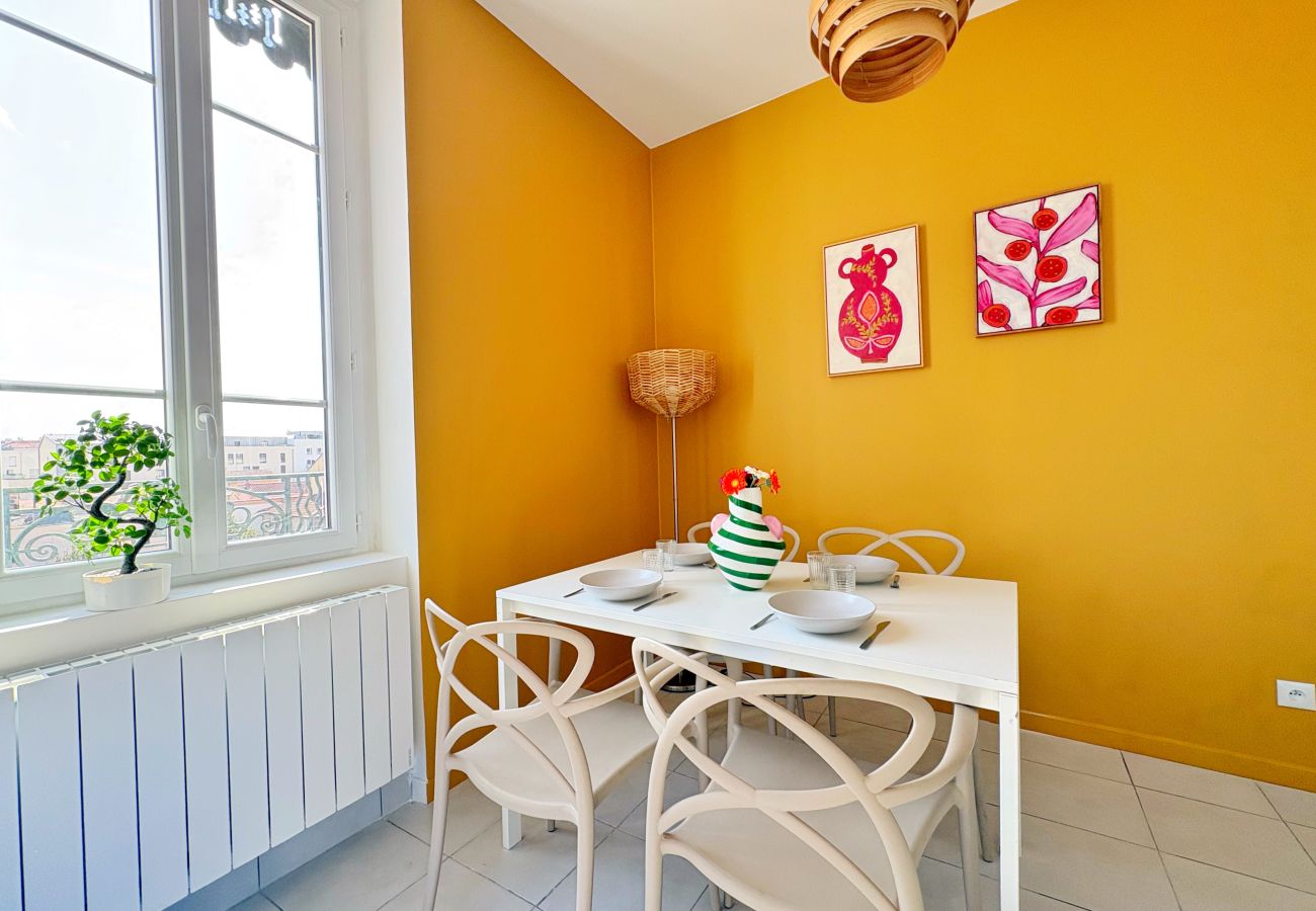 Appartement à Rhône - Z2 🟨 MAVERICK