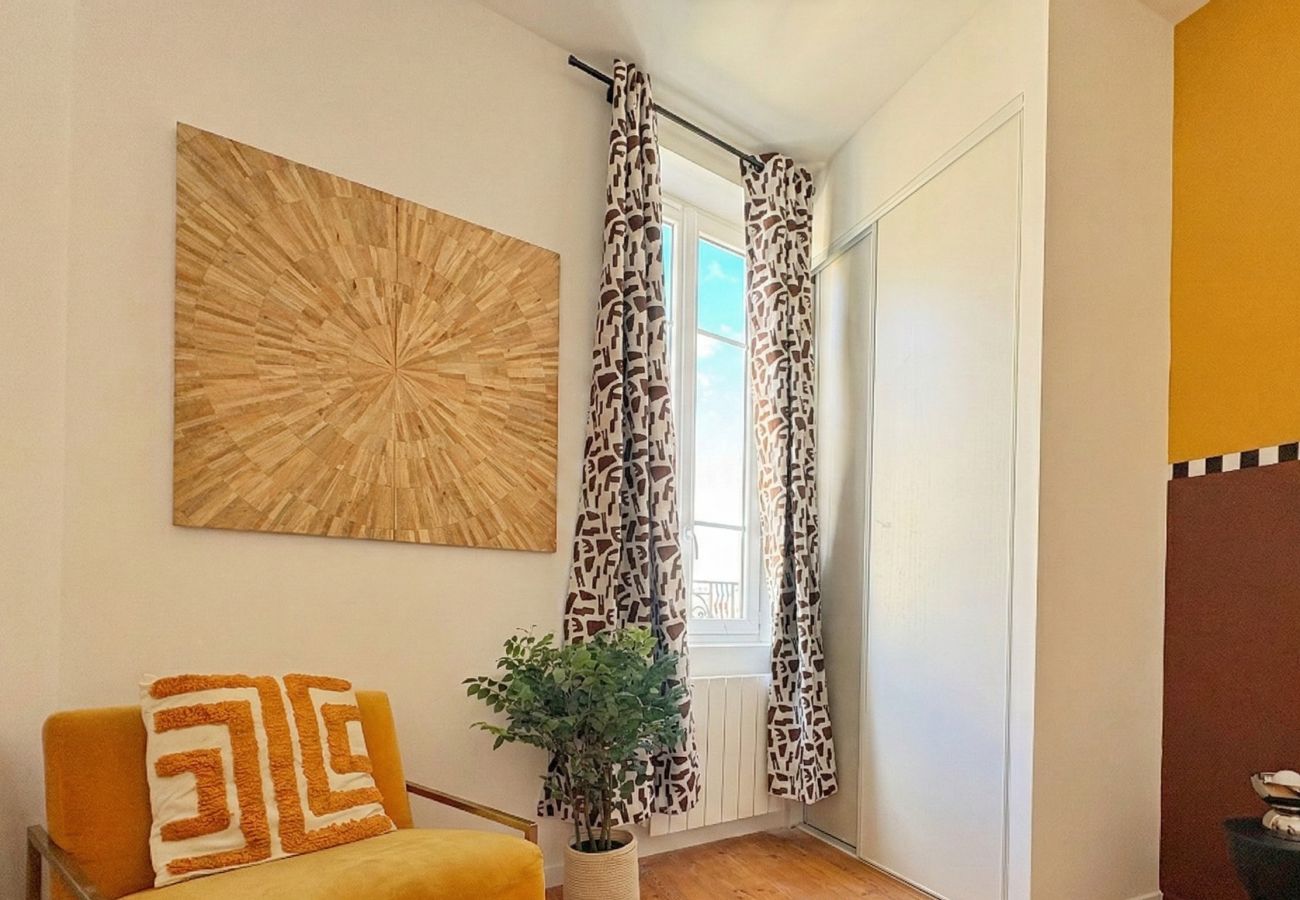 Appartement à Rhône - Z2 🟨 MAVERICK