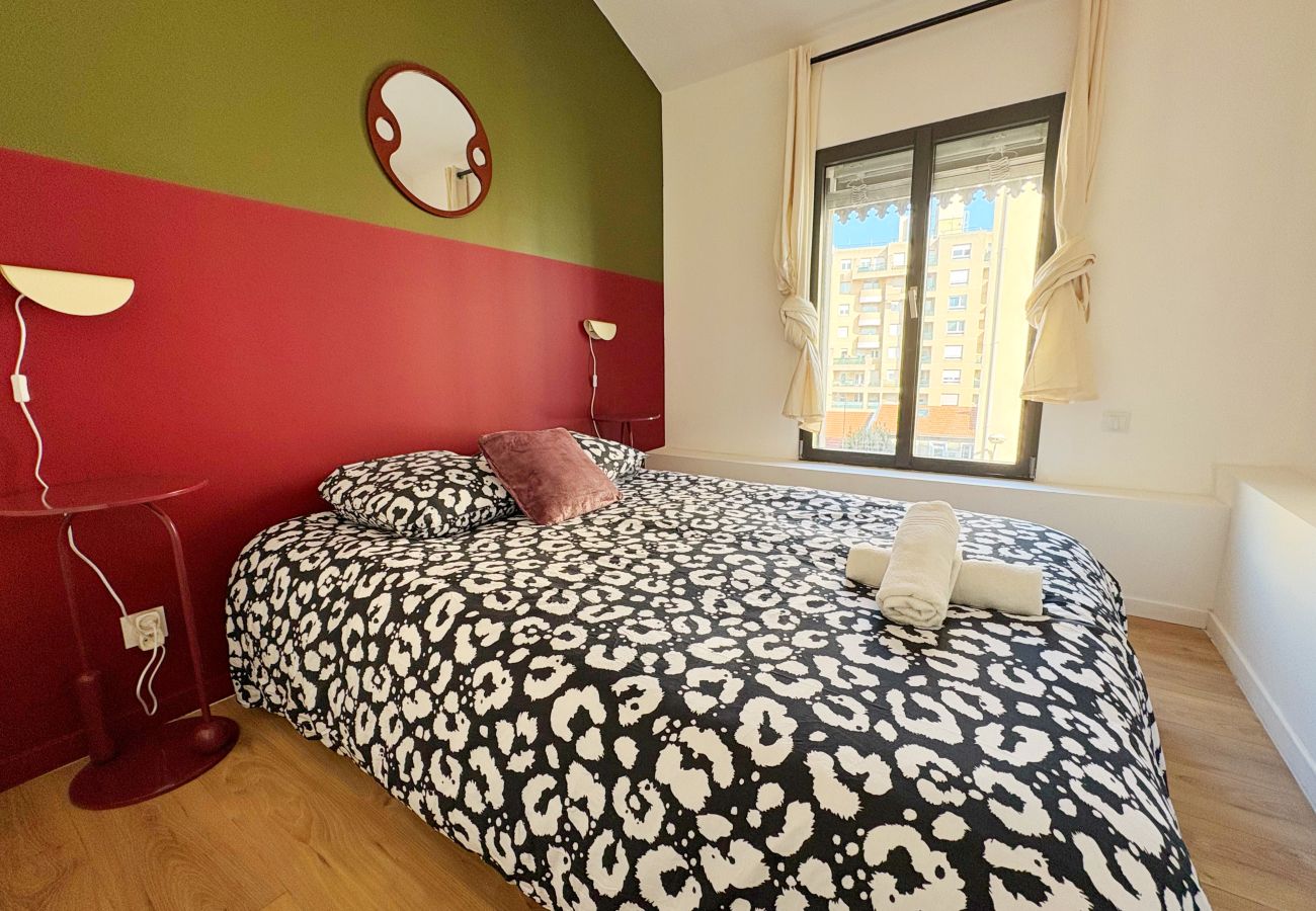 Appartement à Rhône - Z4 🟪 PAON