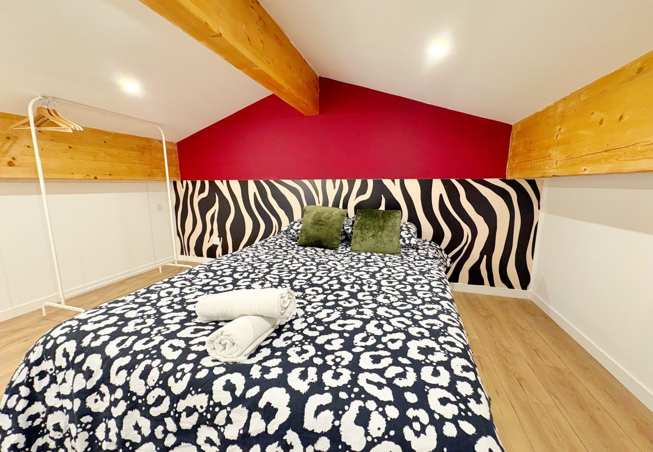 Appartement à Rhône - Z4 🟪 PAON