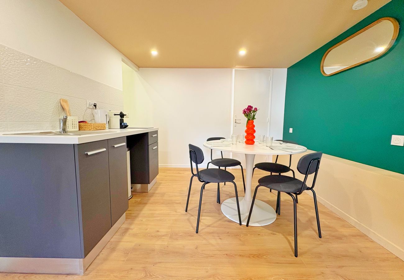 Appartement à Rhône - Z4 🟪 PAON