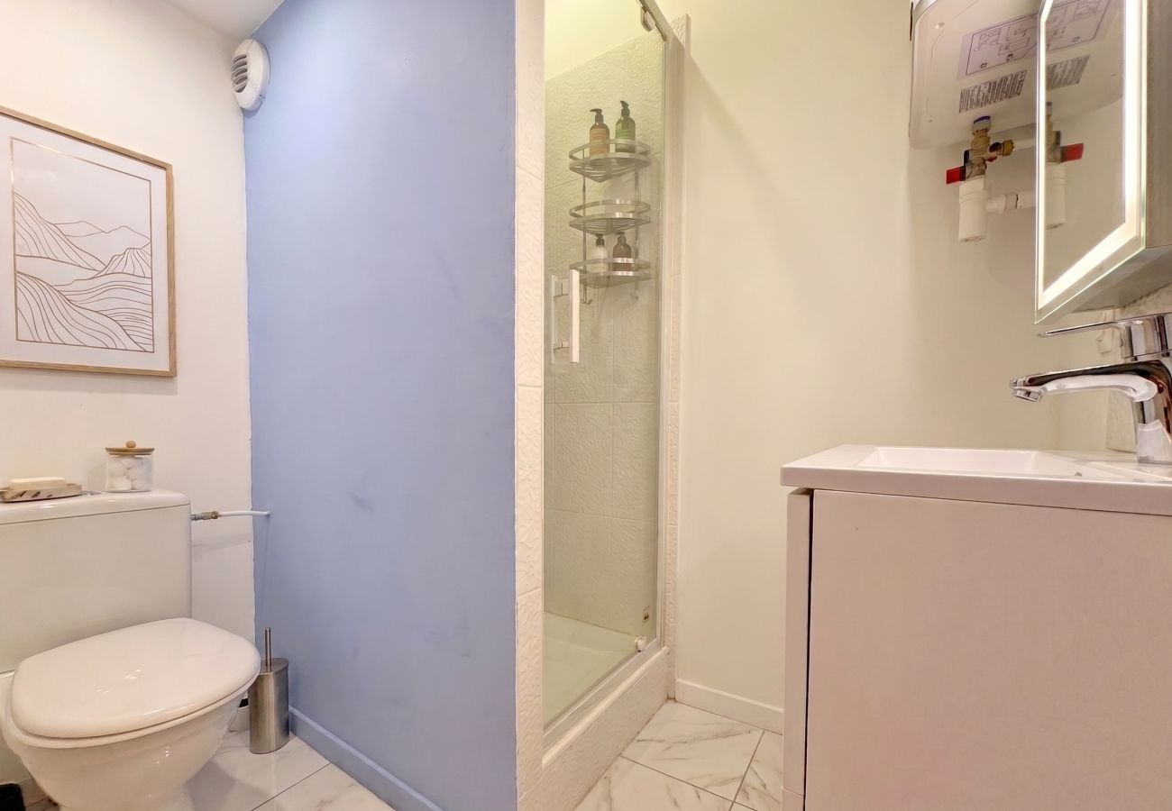 Appartement à Rhône - Z4 🟪 CARLOS