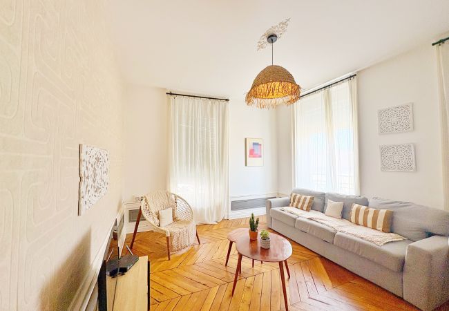 Appartement à Lyon - Z6 🟩 CINNABAR