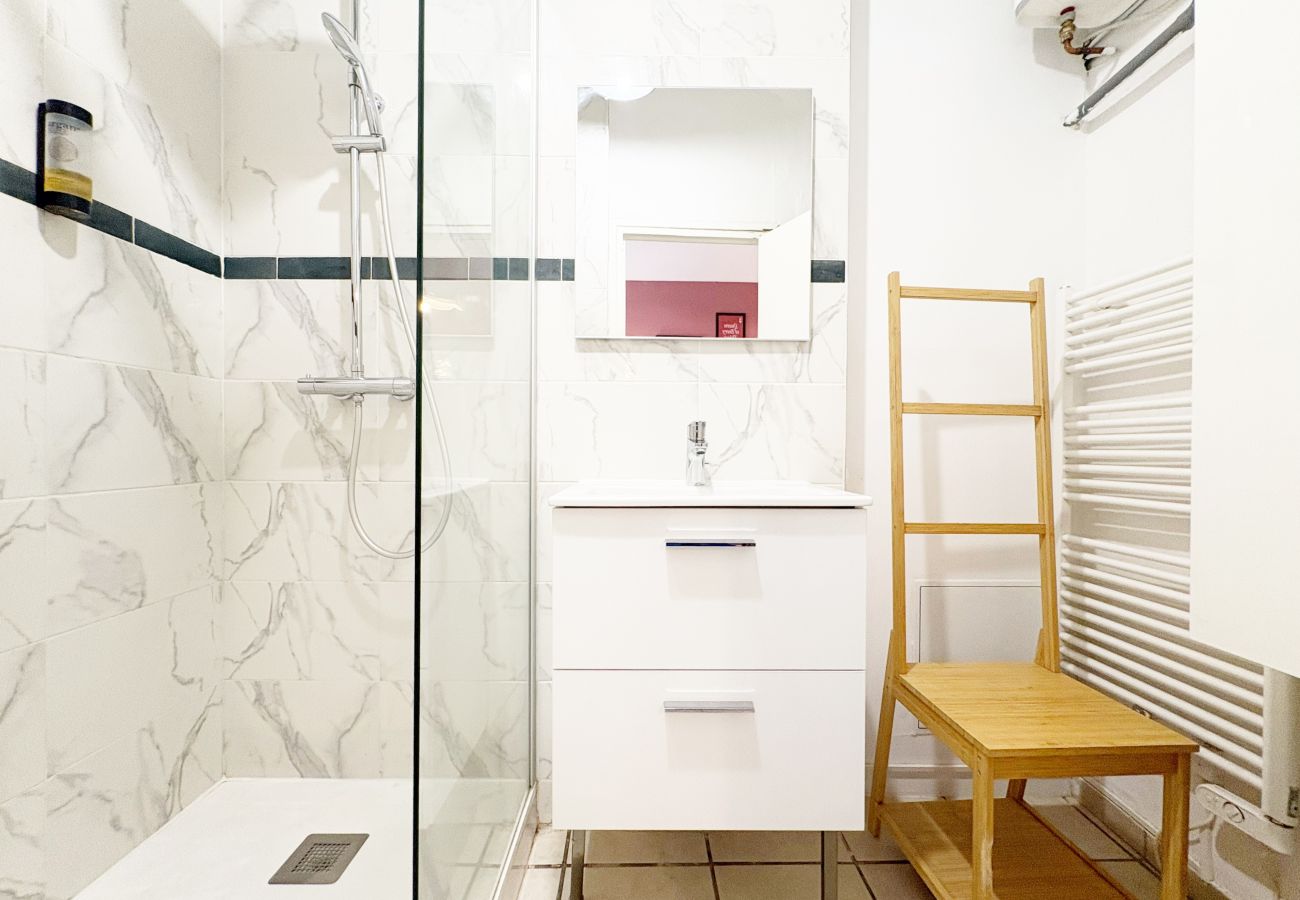 Appartement à Lyon - Z5 🟥 WUTAI