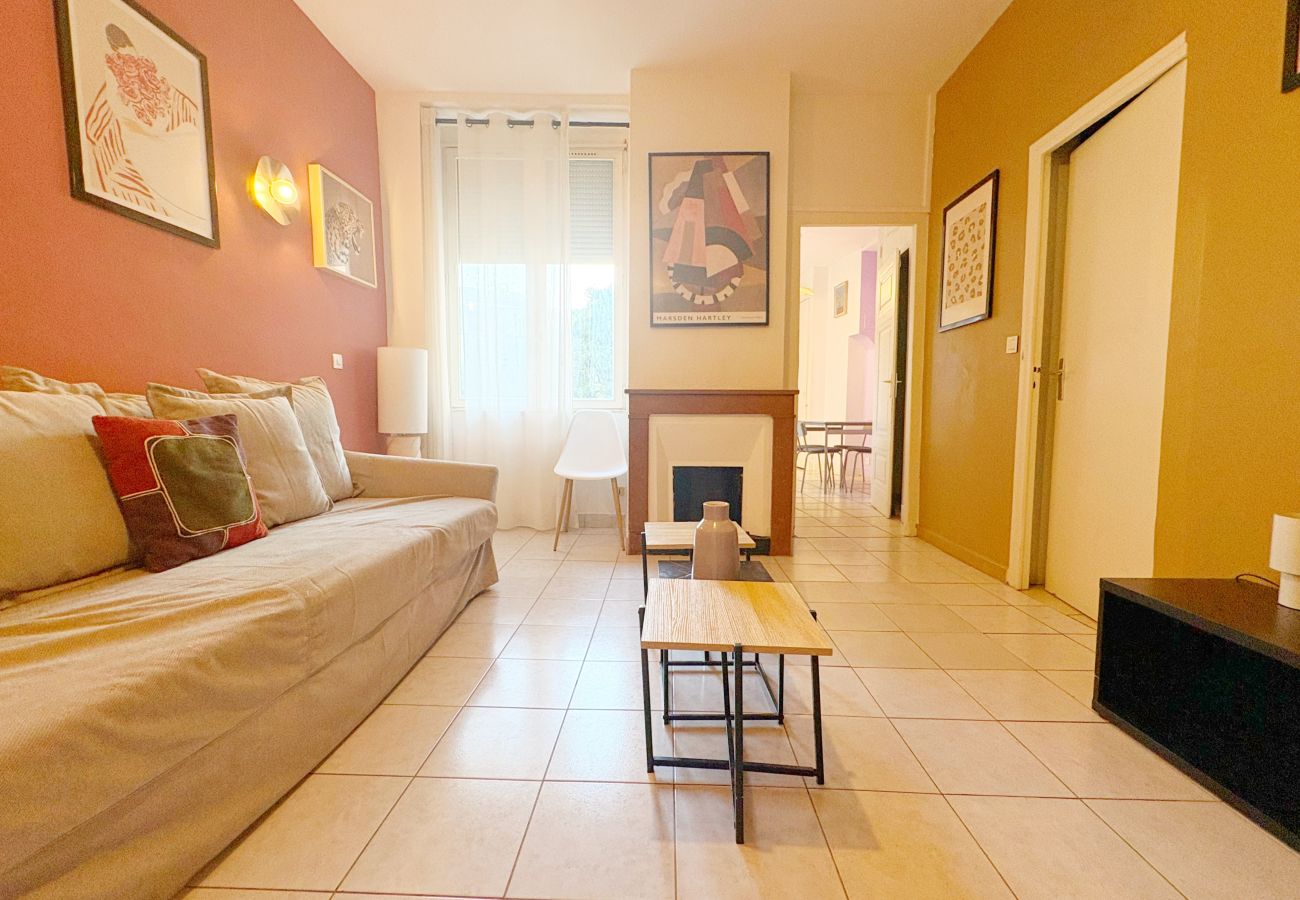 Appartement à Lyon - Z5 🟥 WUTAI